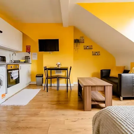 Comfortable Room In Seven Sisters, London